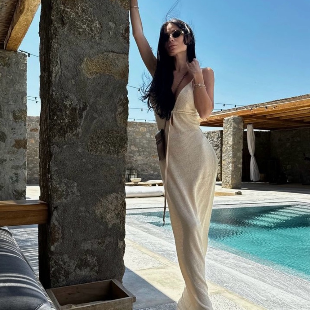 Elegant Cream Maxi Dress - Picture 2 of 2